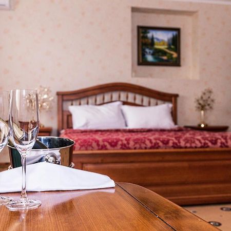 Olymp Hotel Ungvár Kültér fotó